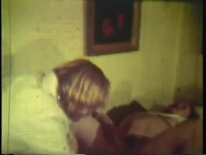 Vintage Usa: Two Nasty Blonde Teens Suck a Big Cock