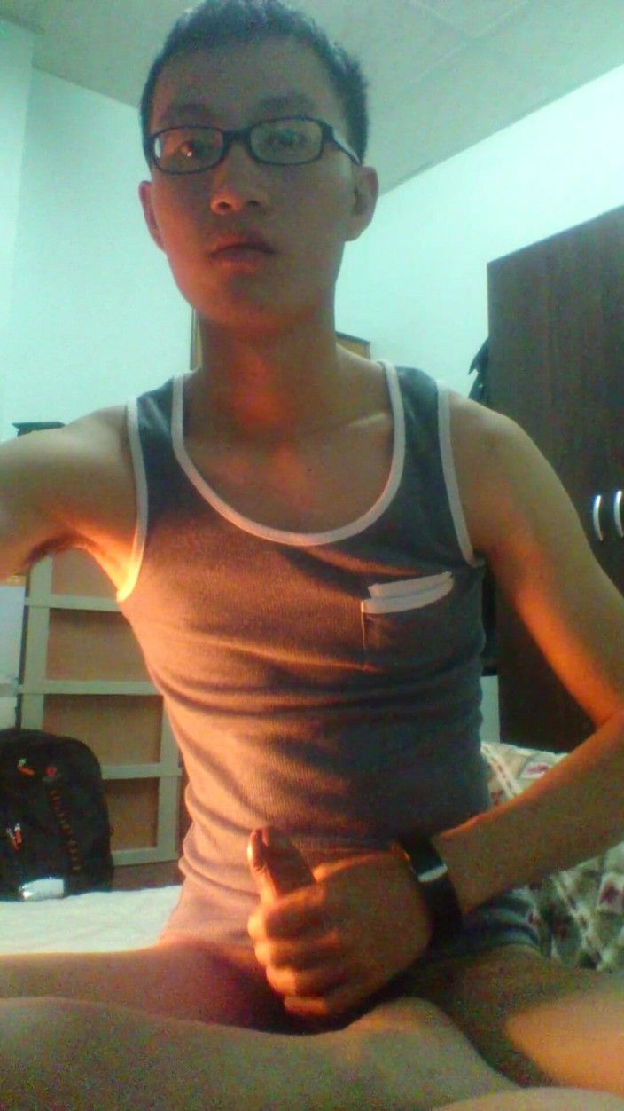 Gaysian fun: Дрочка руками і камшот у коледжі