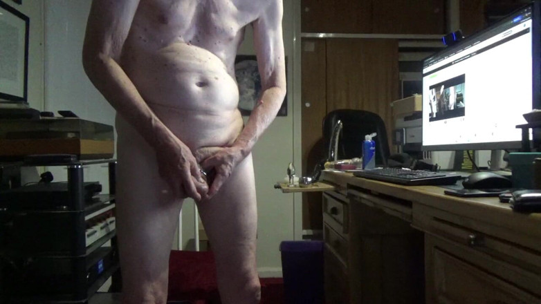 bigears: Web Show with Ball Weights and Anal Play