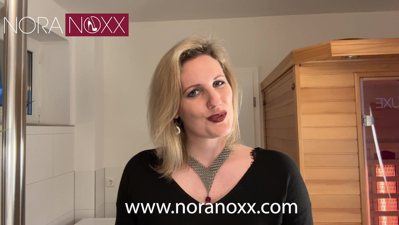 NoraNoxx: CMNF: Mengenai Malam Semalam: Wanita Telanjang, Lelaki Berpakaian Sut Dan...