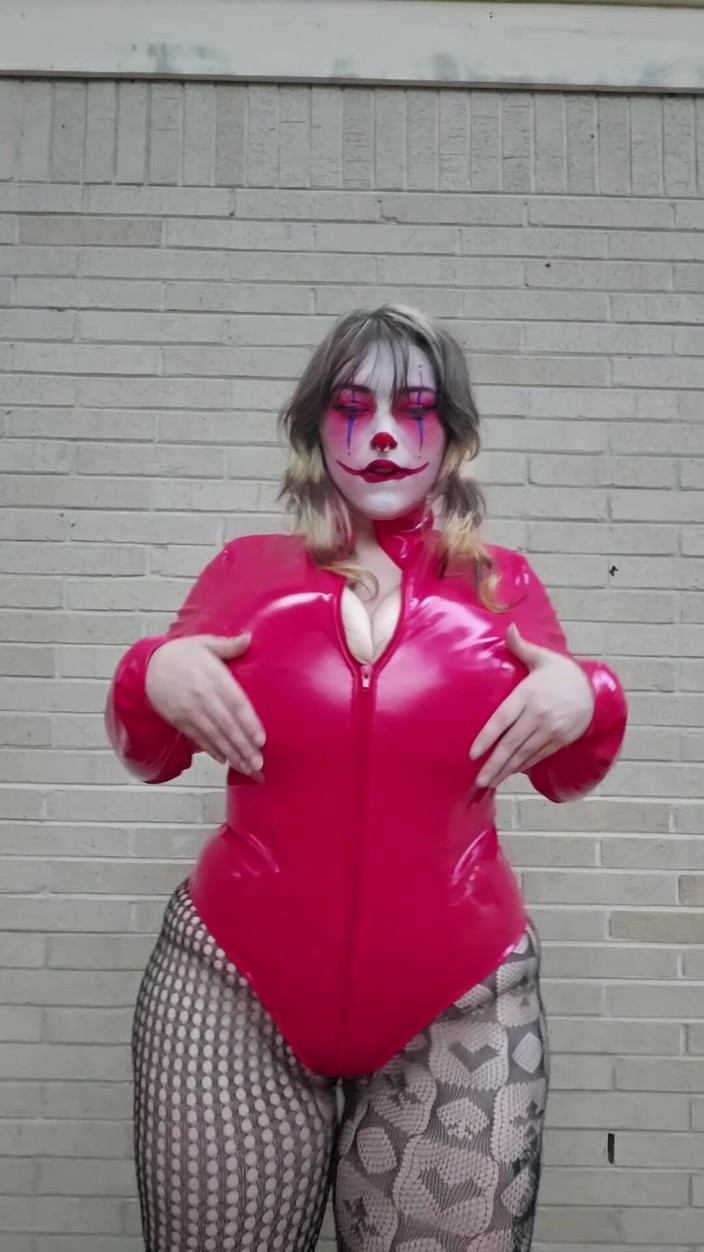 Mushroombitchx: Kult pcv klauna