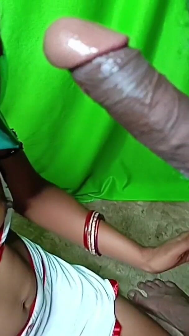 DesiFucker2130: Desi dorfmädchen wurde von ihrem bruder schmerzhaft tief in den...