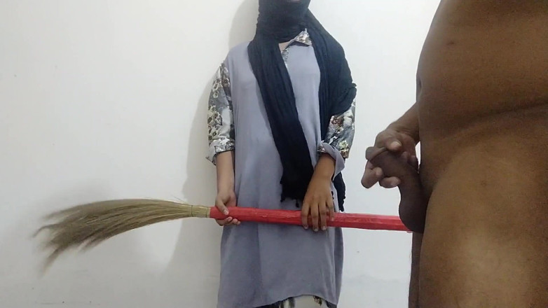 Evasexy02: I Found the Maid Alone at Home and Fucked Her