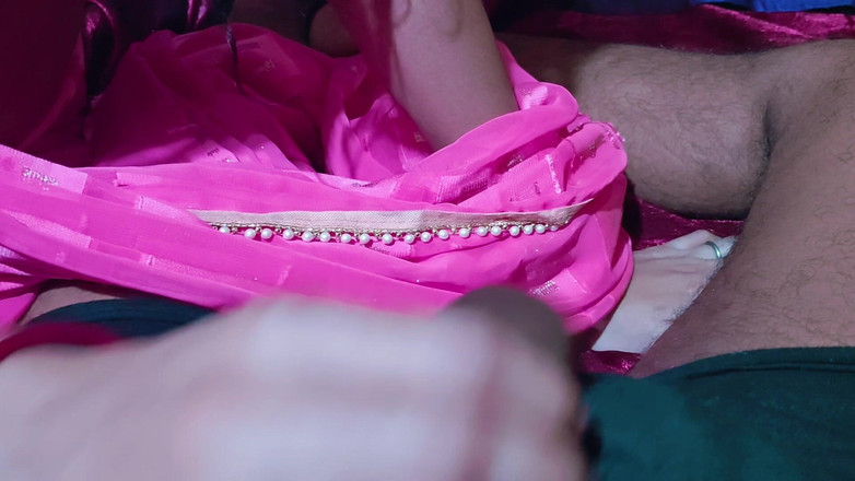 Hotpooja86900: Szwagierka energicznie ssała penisa szwagra