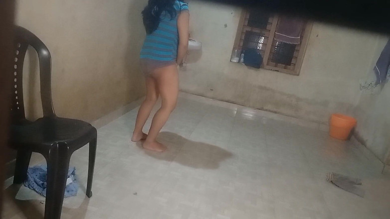 Neelima69: 邻居抓住了我的摄像头