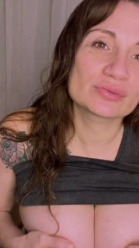 Instrucciones De Paja Amateur: La Amiga De Tu Madrastra Te Enseña a Tocarte Y a Tocarla Sin Que Nos Escuchen