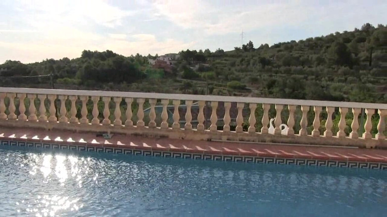 Popp Sylvie: Dildosex in the spanish sun