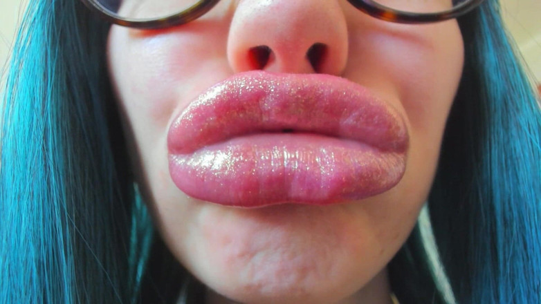 Rarible Diamond: Lesklé rty Zblízka Pouting