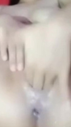 Novita_gemoy: 洪水まで指で遊ぶ