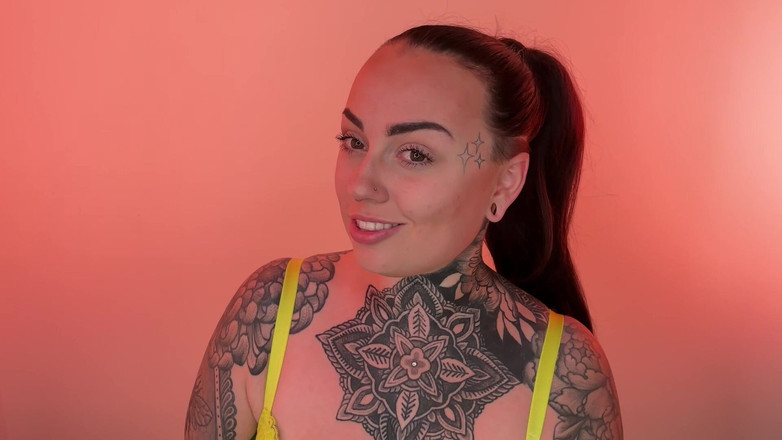 Miss Valentina: Ponížení na záchodě