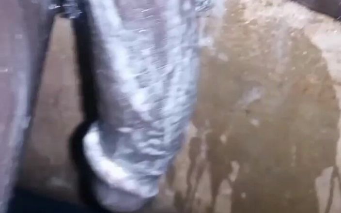 bigBlackie699: Bigblackieは、喜びのために私の大きな黒いコックで剃毛し、自慰行為をします