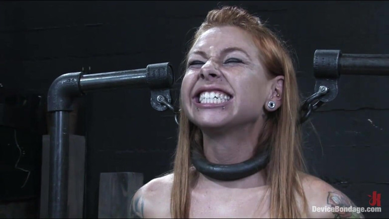 Device Bondage by Kink: Harde kontstraf