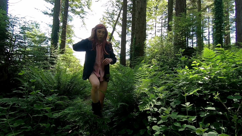 The Midnight Minx: Woodland short cut