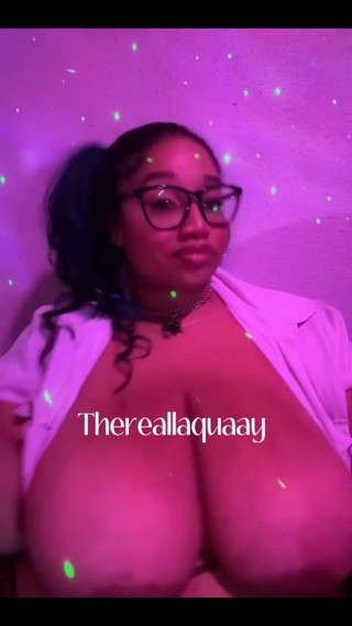 Biggdebbie solo: 3302808922.mp4