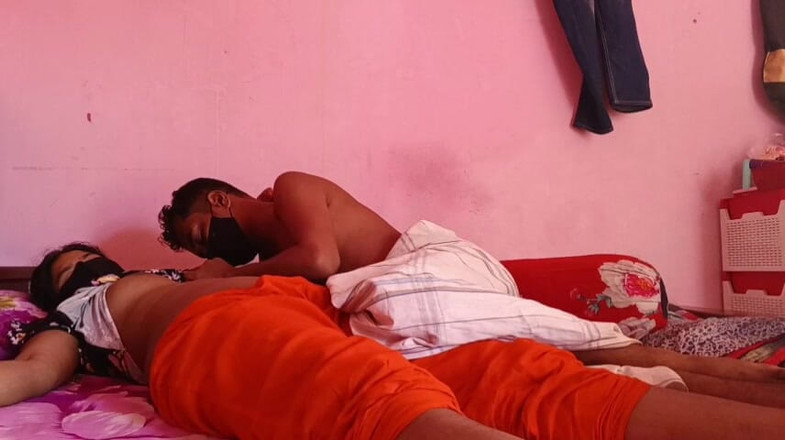 deshivairalvabi: Deshi - nova esposa fodida por marido no almoço - clear audio