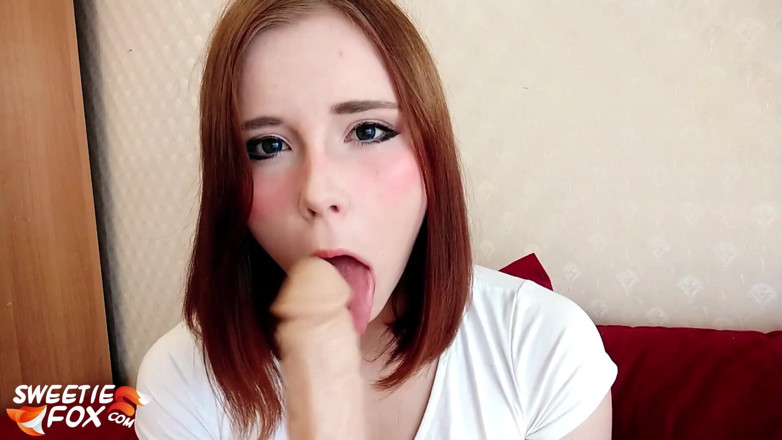 Sweetie Fox: Sexy Babe Masturbate Pussy after Watching Porn