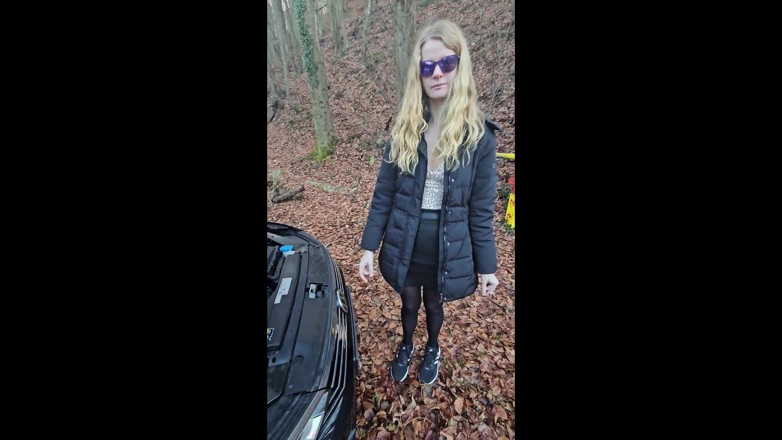 Bikergirl_97: Neujahrs Auto-panne Endet Mit Bezahl Blowjob Und Facial