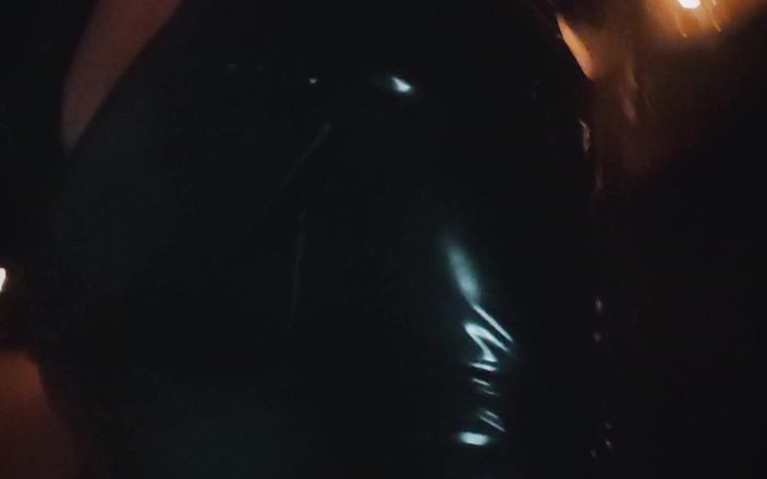 DeesseJulia: Przygotowanie stroju My Dungeon i Wetlook - Maitresse Julia