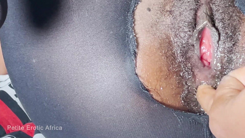 Petite Erotic Africa: Remaja afrcan mungil mencoba anal setelah ngentot memek