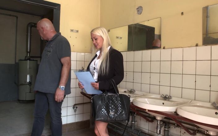 German Porn: Seks threesome bareng gadis remaja nakal dan tante seksi