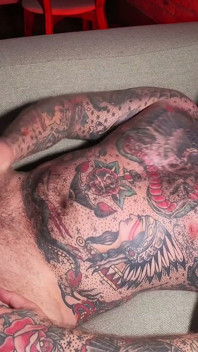 Wytatuowany Dom Cum Shot & Ass Play