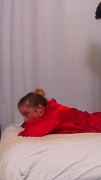 Macecha se snaží učit sex, ale nevlastní syn pořád šuká špatnou díru