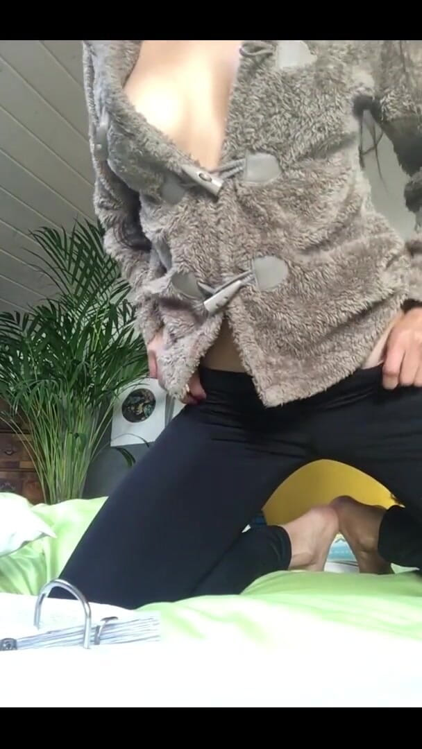 DaringKiara: 하루 종일 공부한 후 정말 장난 꾸러기