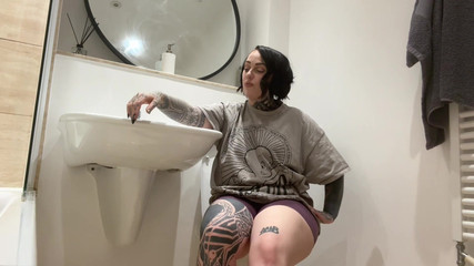 Miss Valentina: Jag behöver ett piss