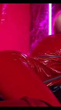 Persoana 5. Futai dur în latex - Mollyredwolf