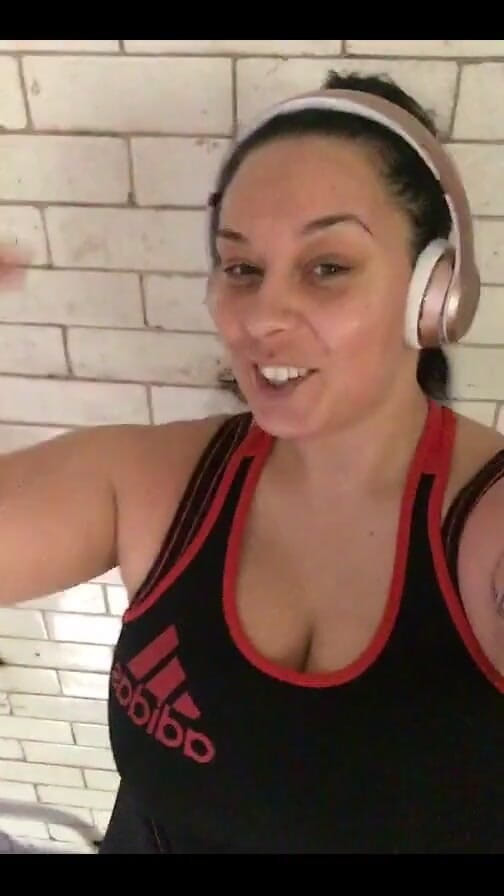 Anastasia Lux: Allenarsi in palestra... Cardio prima dei pesi e Sì mi...