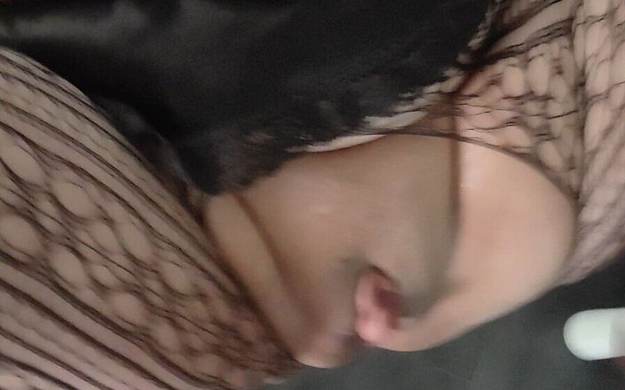 Joannawet: Con cu to đang đụ tôi