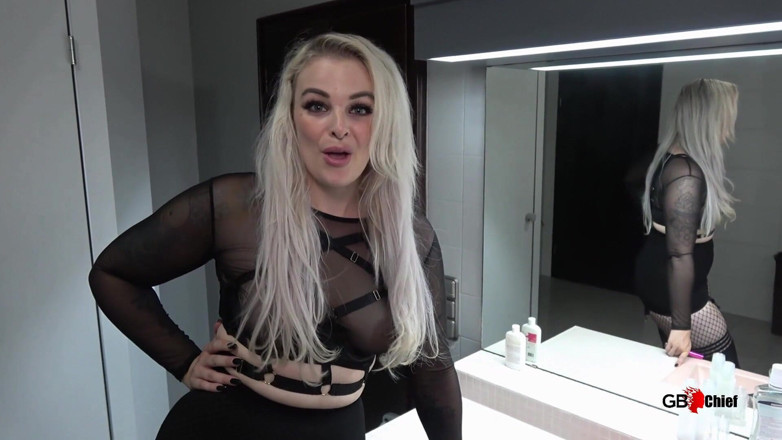 GangBang-Dream: Armina, Harley &amp; Nina Real Německý venkovní creampie gangbang