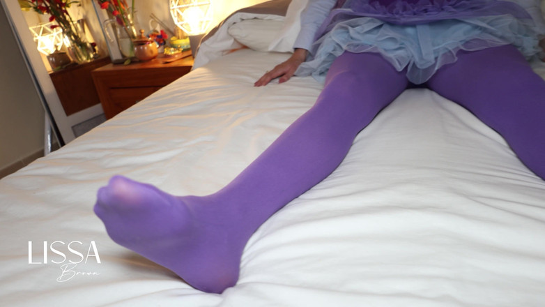 Lissa Brown: Ты купила новую тряпижную куклу для твоей кровати