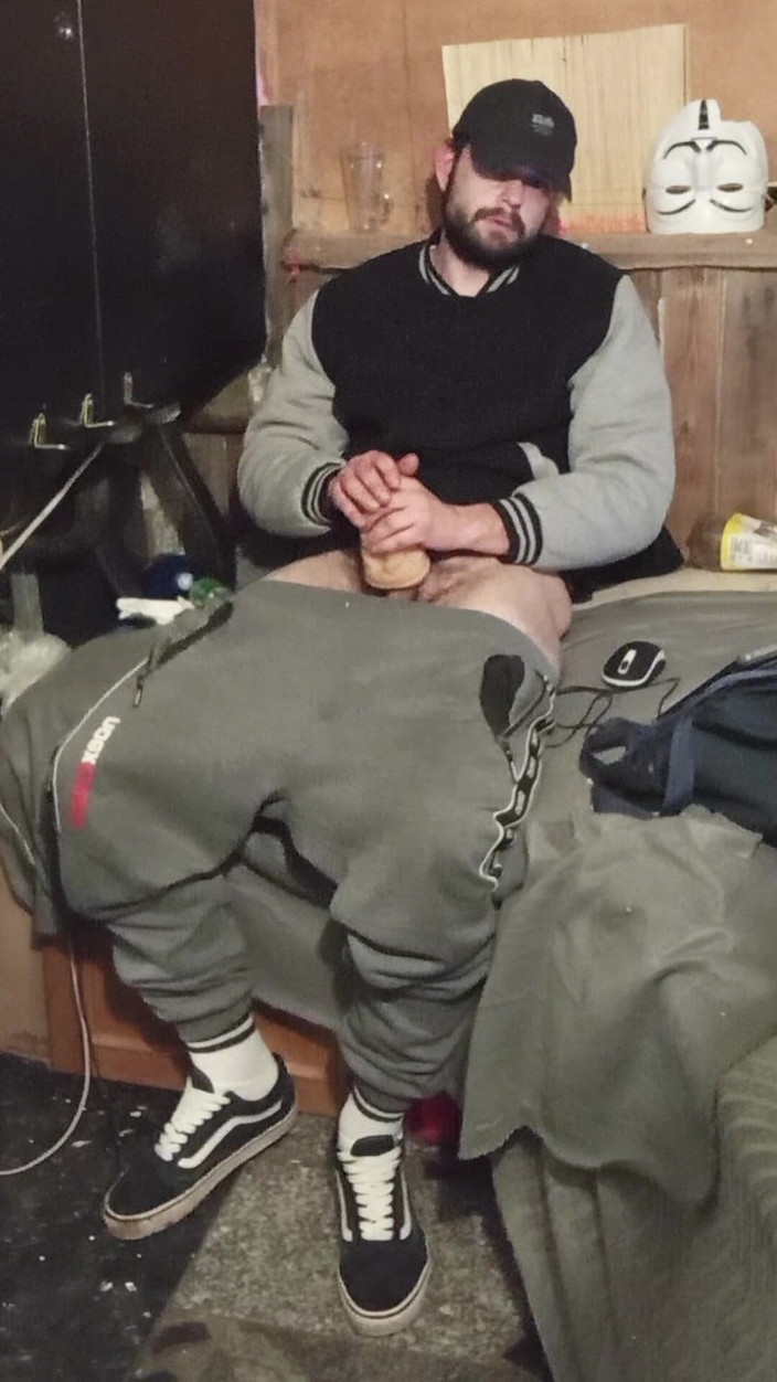 jerkofflover: उस जगह पर कमशॉट जहां मैं हस्तमैथुन करने जाता हूं और साथ ही वीडियो से पहले मैंने नियंत्रण किया