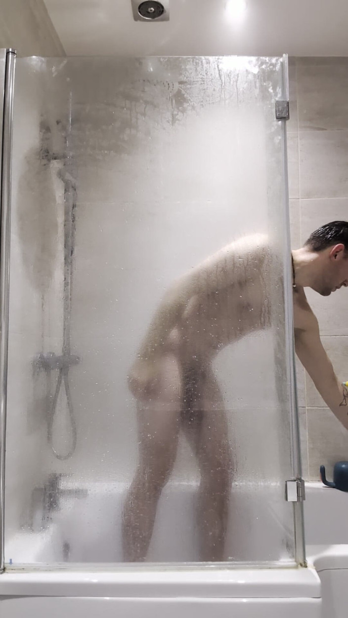 Nathan Forest: Mírame en la ducha