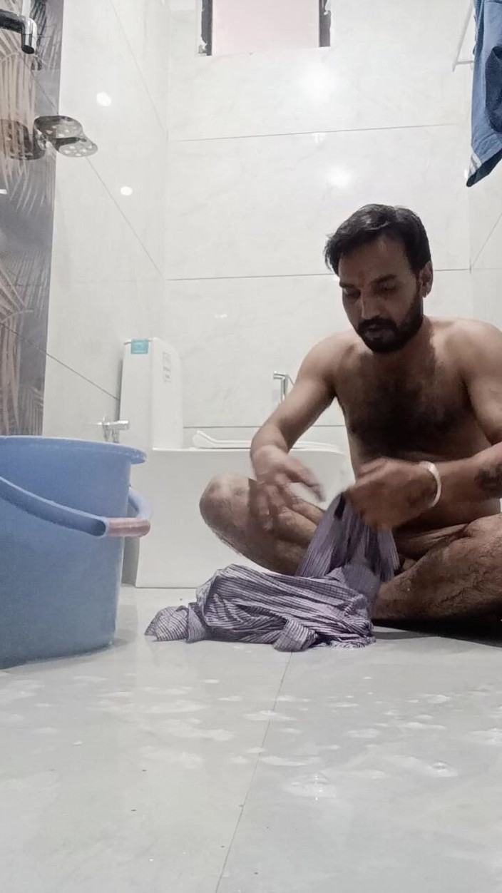 Rajasthani-old-lover: Taťka kouří penis mého souseda nevlastního otce a užívá si...