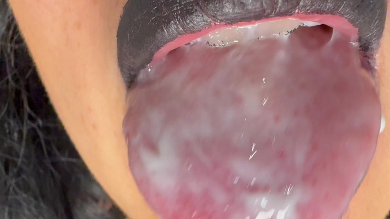 Asmr_mouth: Vaše sperma by mohla vypadat takhle na mém jazyku