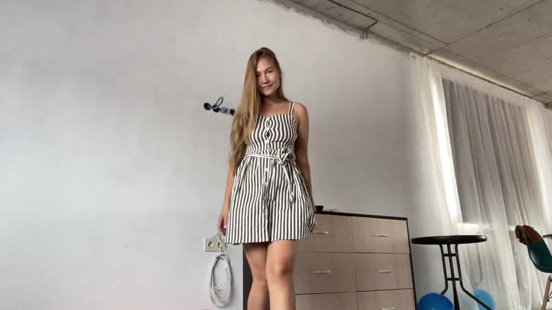 Stacy_via: 我在脱衣服时跳舞，只为我的订阅者