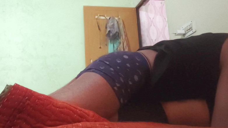 rruh_2024: No meio da noite, eu, aldeão indiano, amigo gay