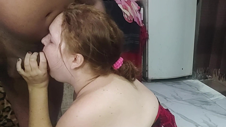 Cuckold Couple Swing: Hotwife Desesperada Por Pau Chama Amante Enquanto Marido Está No...