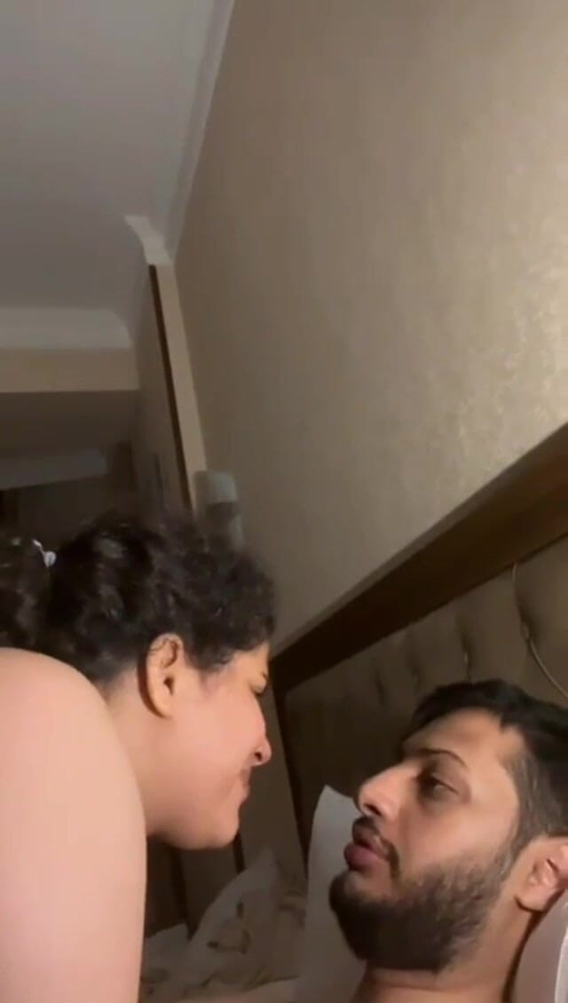 Sapnashah007: Hintli tombul kız ve erkek arkadaşı