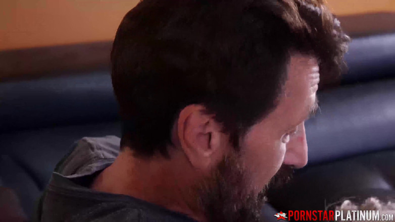 Pornstar Platinum: PORNSTARPLATINUM- Matură sexy cu țâțe mari Dee Williams în sex în trei sălbatic