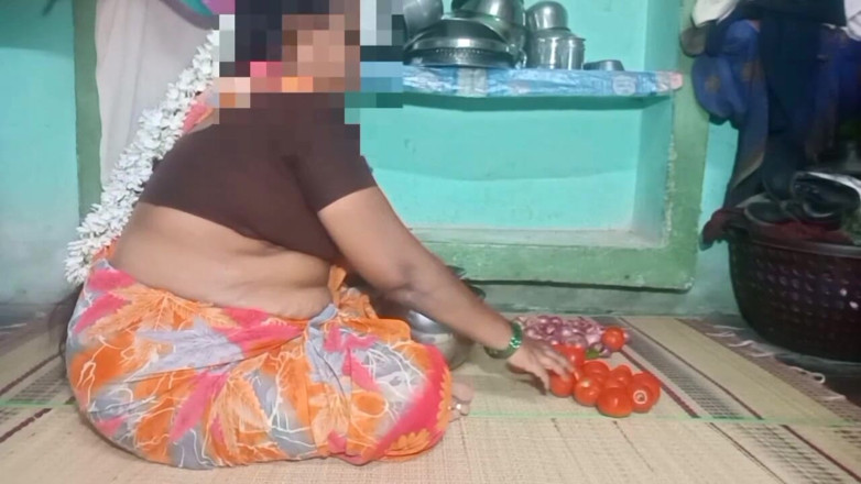 Priyanka314: Dikke kont Indische tante hardcore in dorpshuis