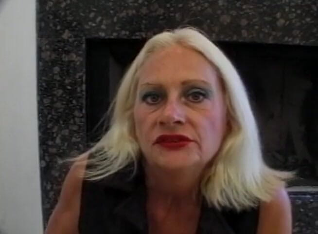 Gilfy Pleasure: Loira madura é duplamente penetrada no casting