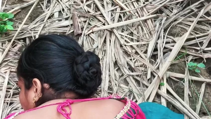 Üvey annem ve ben sugarcane field me desi village video samastar