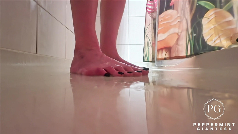 Peppermint Giantess: 67 Giantess Shower POV Size 16 Feet &amp; Mouth Play Ending