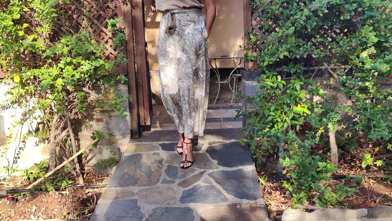 Goddess Lena: Bahçemde bana hayran ol