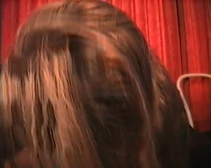 Old and young sex: Natürliche blonde gabriela mit frechen titten masturbiert mit einem dildo