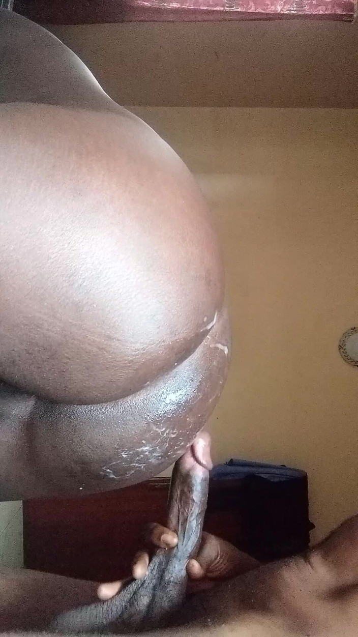 Londiq girls: Použijte svého 10inc ptáka a ošukej mě nemilosrdně, miluji tvého velkého černého...