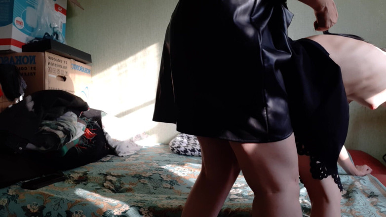 Lesbian-illusion: Moje zkušená zralá přítelkyně mě šuká